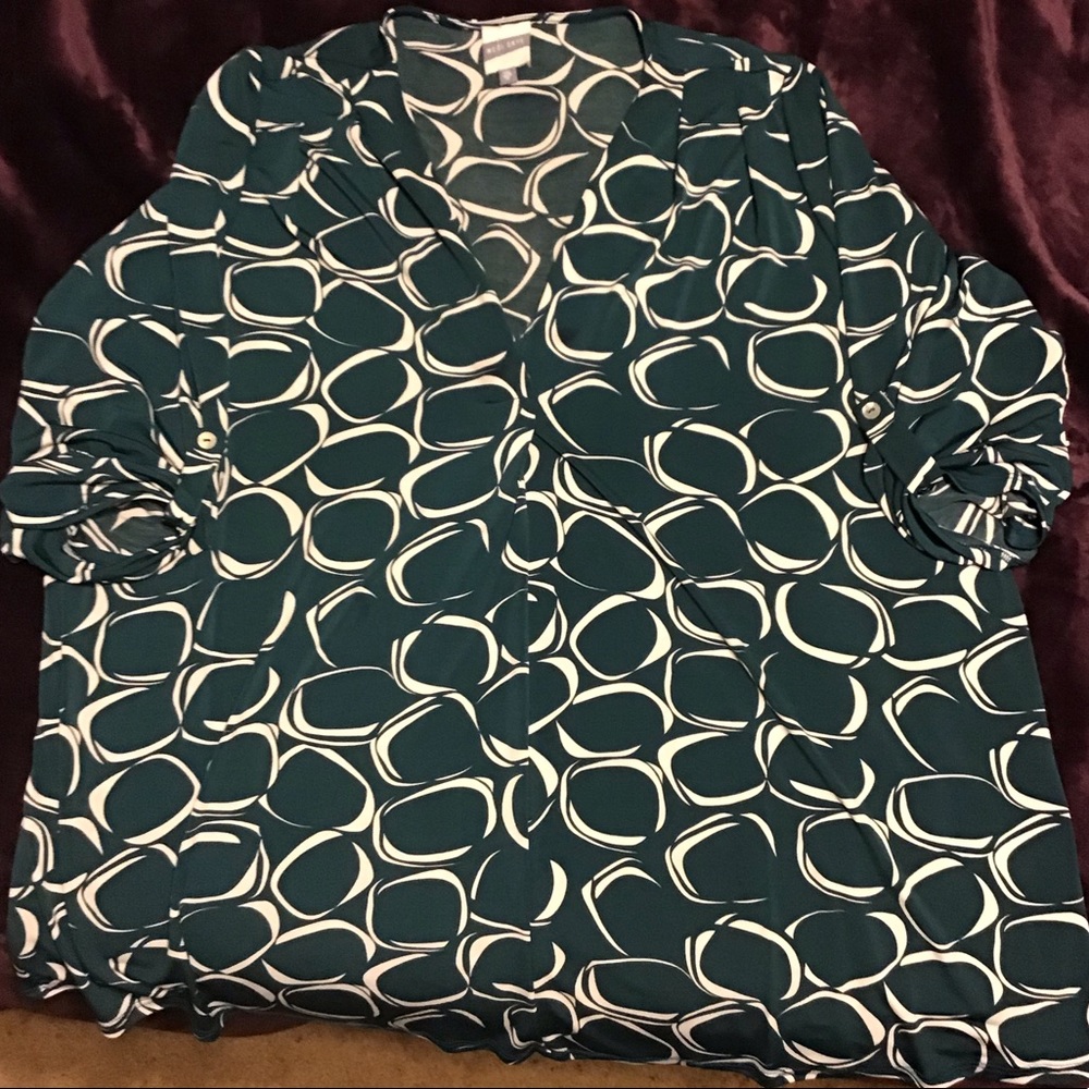 Darn green and cream v-neck top